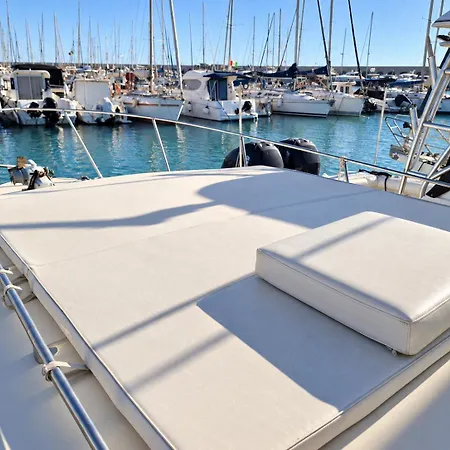 Hotel en barco Domus Boat Experience