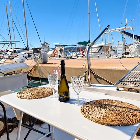 Hotel en barco Domus Boat Experience *
